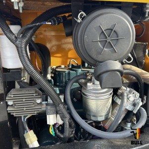 Mini-pelle BULL HT-18-X - Moteur Kubota D902 3 cylindres Mini-pelle BULL HT-18-X - Moteur Kubota D902 3 cylindres